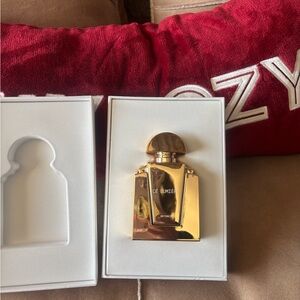 Beyoncé Ce Lumiere perfume.